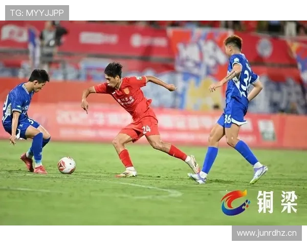 中甲联赛精彩纷呈 各队争夺激烈 上演顶级赛事角逐 - 副本 (2) - 副本